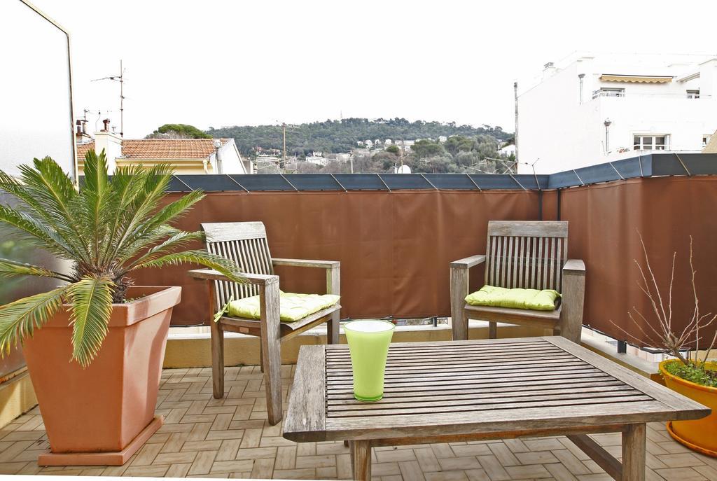 Appartement 6 Personnes Avec Terrasse Le Port Nizza Camera foto