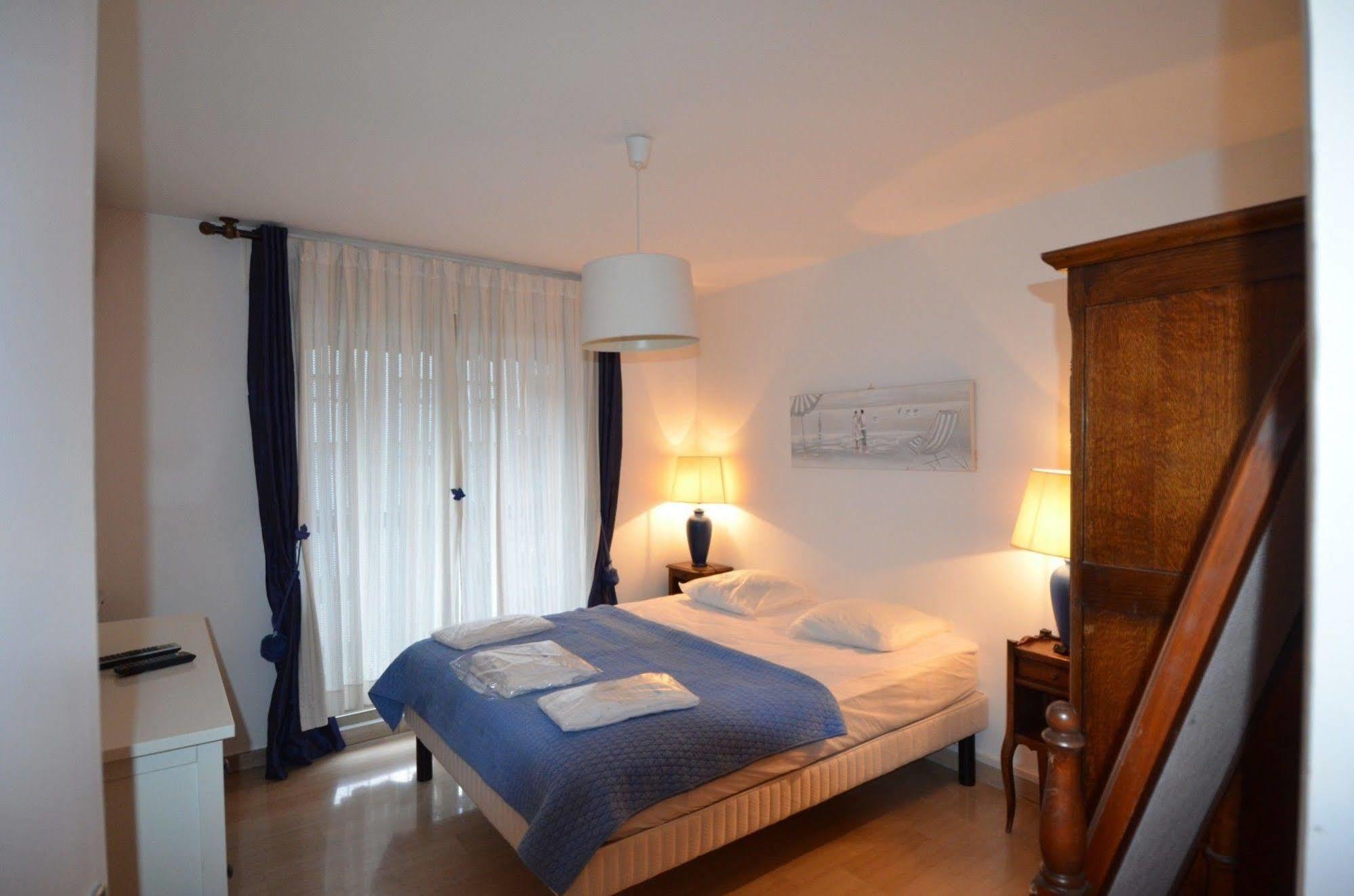 Appartement 6 Personnes Avec Terrasse Le Port Nizza Esterno foto
