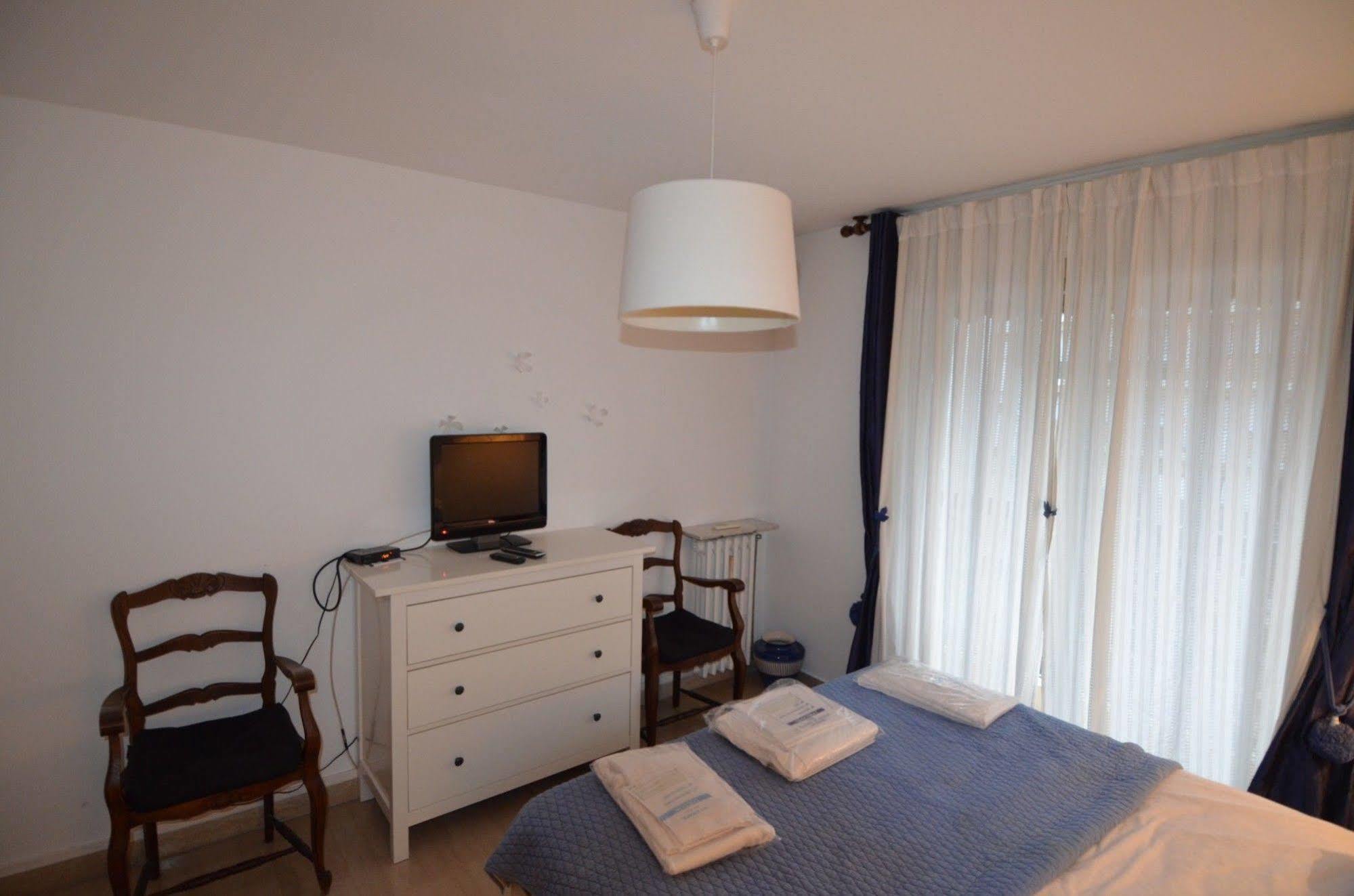 Appartement 6 Personnes Avec Terrasse Le Port Nizza Esterno foto
